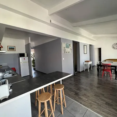 Grand Avec Terrasse Et Piscine Privee Apartamento