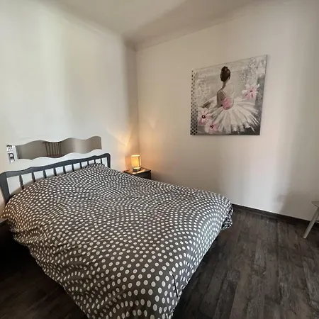 Apartment Grand Avec Terrasse Et Piscine Privee Saint-Pierre-la-Mer (Aude)