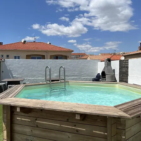 Grand Avec Terrasse Et Piscine Privee *