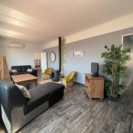 Apartment Grand Avec Terrasse Et Piscine Privee